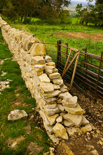 Stone wall building