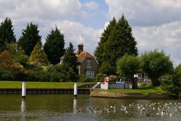 Thames lock