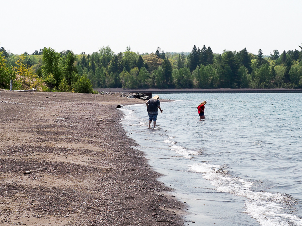 Hunting for agates